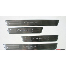 Накладки на пороги Toyota Camry V55 2016