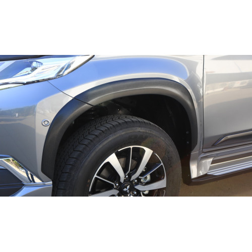 Расширители крыльев Pajero Sport 2018