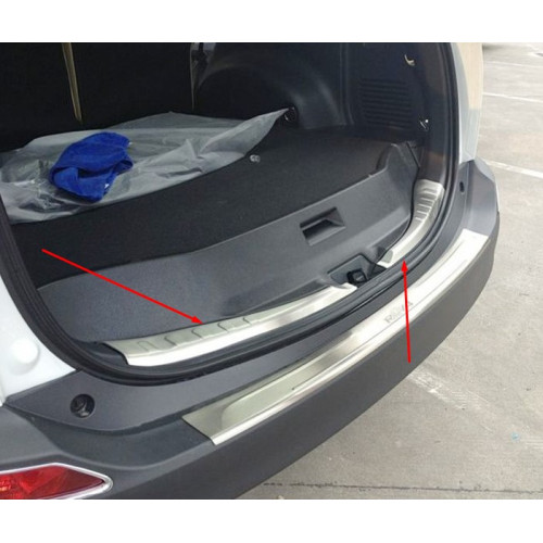 Накладка на задний бампер Toyota RAV4 2017 внутренняя 