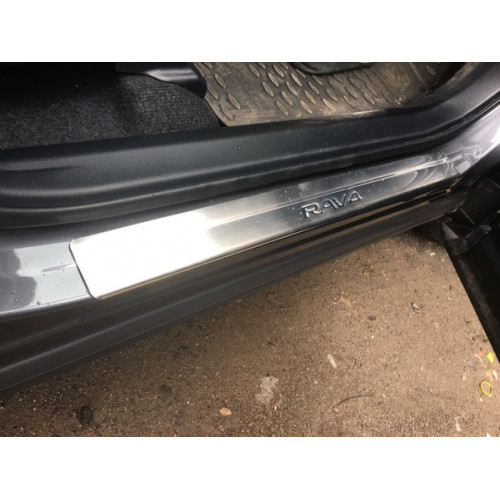 Накладки на пороги Toyota RAV4 2016-2017