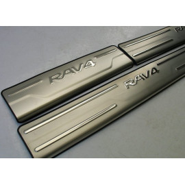 Накладки на пороги Toyota RAV4 2017