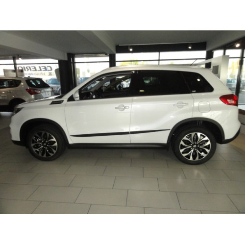 Молдинги на двери Suzuki Vitara 2017+