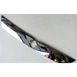 Хром накладка на заднюю дверь Suzuki Vitara 2017