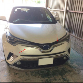 Хром накладка на передний бампер под логотип Toyota C-HR 2018