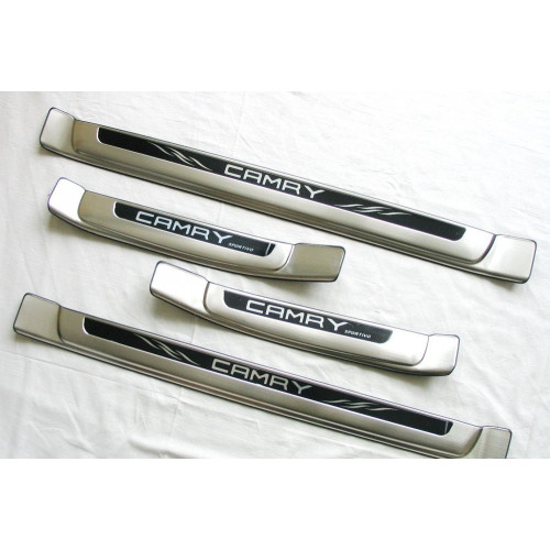 Накладки на пороги Toyota Camry V70 2018