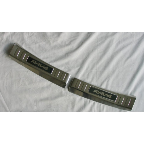 Накладка на задний бампер Toyota Rav4 2019 внутренняя