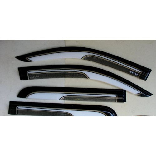 Ветровики toyota hilux 2016-2017