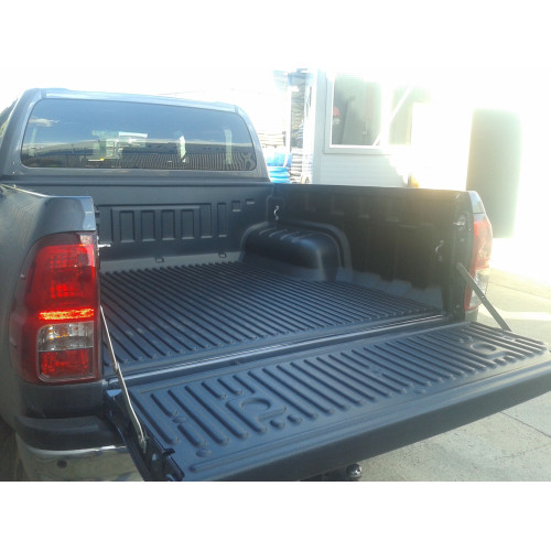 Вставка в кузов hilux 2016+